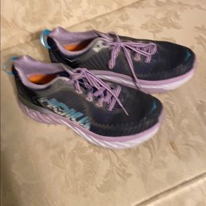 Women’s Hoka Arahi running shoes